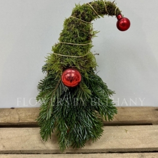 Gabriel is the smallest of our handmade fresh spruce & moss gonk's and comes adorned with gold wired hat and red bauble accent. 